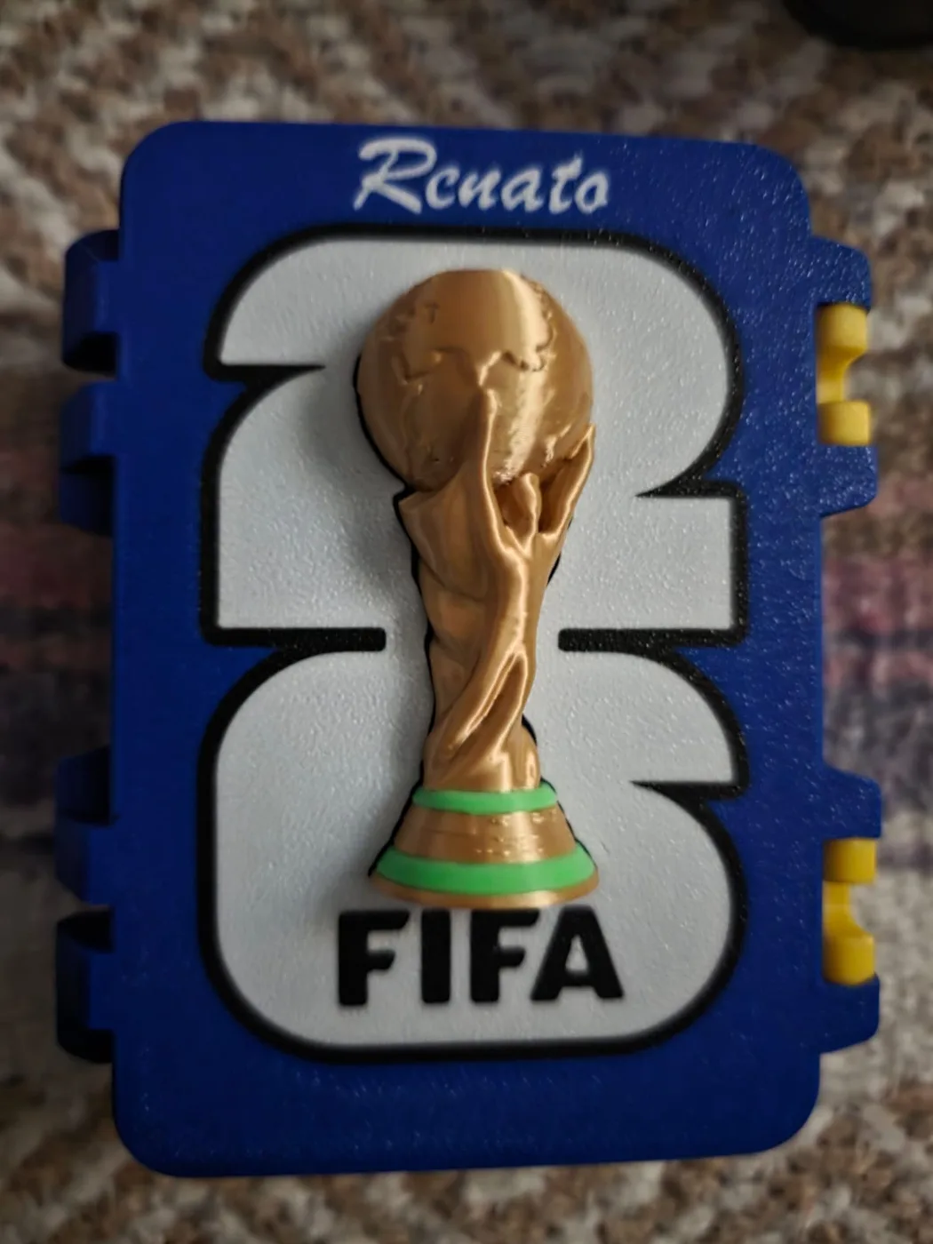 Caja porta láminas FIFA · vista 4 — Tridimensional Chile