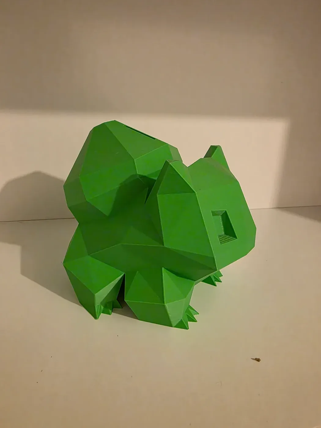 Alcancía pokemon Bulbasaur low poly · vista 2 — Tridimensional Chile