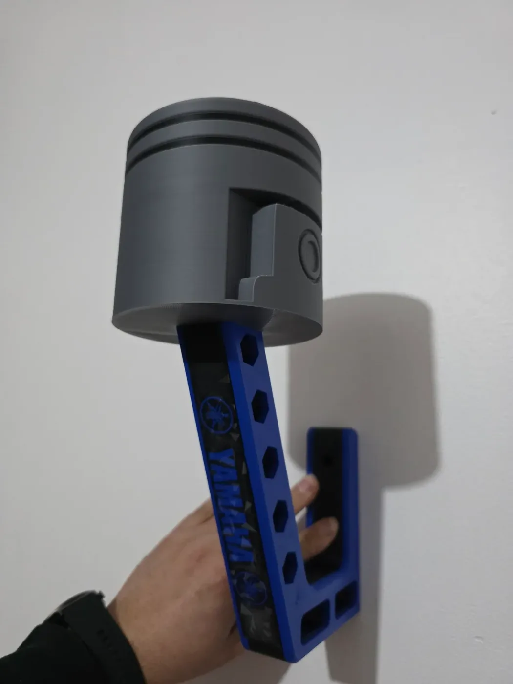 Soporte de casco piston yamaha · vista 2 — Tridimensional Chile